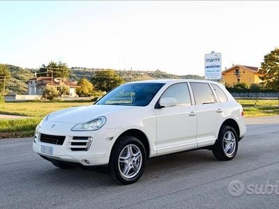 Usata Porsche Cayenne 241 CV (177 kW) 2010 Bianco SUV