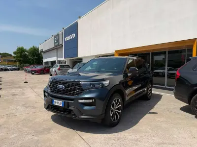 Usata Ford Explorer Platinum 363 CV (266 kW) 2022 Infinite blue SUV
