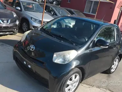 Usata Toyota iQ 68 CV (50 kW) 2009 Nero Utilitaria