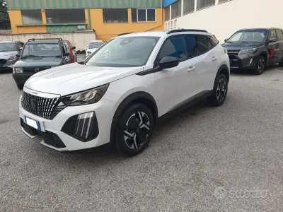 Usata Peugeot 2008 Allure 101 CV (74 kW) 2025 Bianco SUV