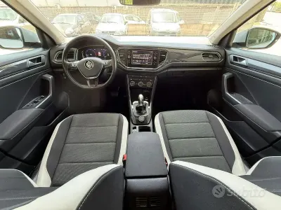 Usata VW T-Roc Advance 150 CV (110 kW) 2019 Bianco SUV