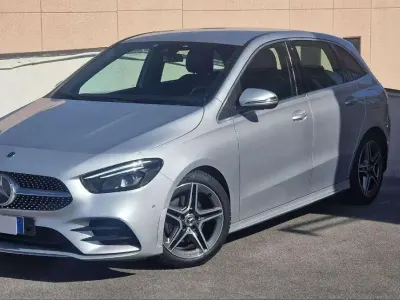 Usata Mercedes B180 Premium 116 CV (85 kW) 2021 Argento Monovolume