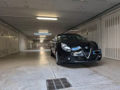 Usata Alfa Romeo Giulietta Super 120 CV (88 kW) 2019 Nero Utilitaria