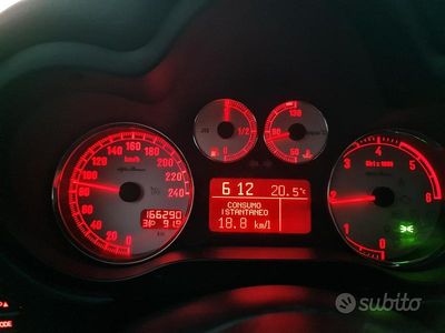 Usata Alfa Romeo 147 120 CV (88 kW) 2008 Nero Utilitaria