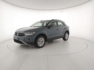 Usata VW T-Roc Life 150 CV (110 kW) 2025 Petroleum blue metallizzato ne SUV