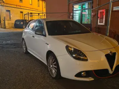 Usata Alfa Romeo Giulietta 170 CV (125 kW) 2012 Bianco Utilitaria