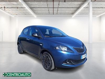 Usata Lancia Ypsilon Gold 69 CV (50 kW) 2024 Blu Utilitaria