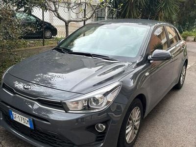 Usata Kia Rio 84 CV (61 kW) 2021 Grigio Utilitaria