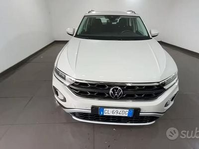Usata VW T-Roc Life 110 CV (80 kW) 2023 Grigio SUV