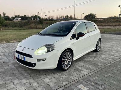 Usata Fiat Punto Street 75 CV (55 kW) 2015 Bianco Utilitaria