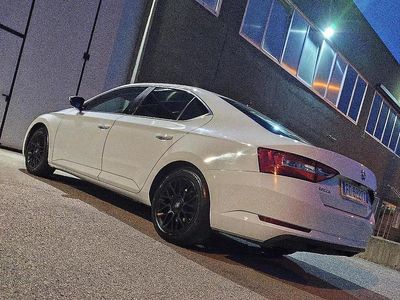 Bianco Usata 2016 Skoda Superb Executive Berlina | 16.000 € (Molto cara)