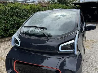 Usata XEV Yoyo 7 kW (10 CV) 2023 Nero Utilitaria