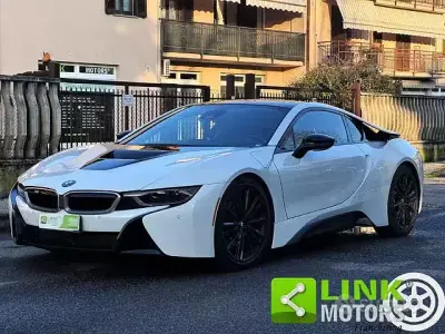 Usata BMW i8 Efficient Dynamics 374 CV (275 kW) 2016 Bianco Coupé