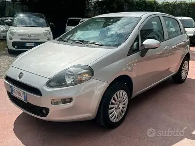 Usata Fiat Punto Lounge 70 CV (51 kW) 2016 Grigio Utilitaria