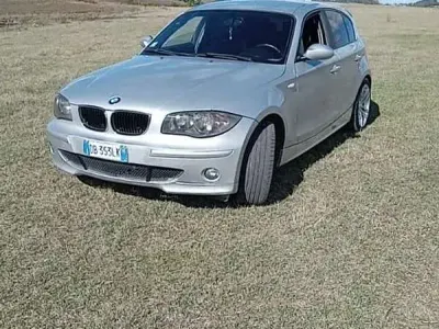 Usata BMW 118 143 CV (105 kW) 2009 Utilitaria