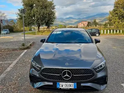 Usata Mercedes 180 116 CV (85 kW) 2024 Grigio Berlina