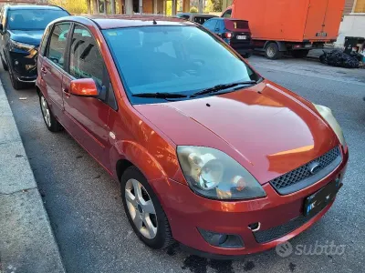 Usata Ford Fiesta 75 CV (55 kW) 2007 Utilitaria
