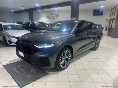 Usata Audi Q8 Sport 231 CV (169 kW) 2021 Grigio SUV