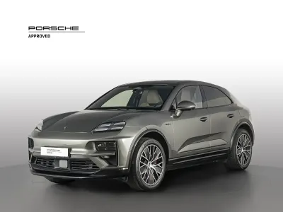 Usata Porsche Macan Turbo 330 kW (449 CV) 2024 Verde aventurine metallizzato SUV