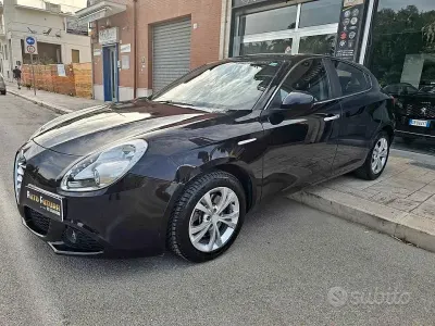 Usata Alfa Romeo Giulietta Distinctive 140 CV (102 kW) 2011 Nero Utilitaria
