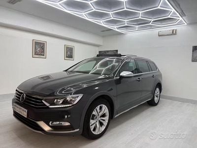 Usata VW Passat Alltrack 240 CV (176 kW) 2017 Grigio Station wagon