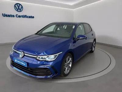 Usata VW Golf VIII R-line 150 CV (110 kW) 2023 Lapiz blue metallizzato Berlina