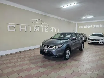 Usata Nissan Qashqai Acenta 131 CV (96 kW) 2017 Grigio SUV