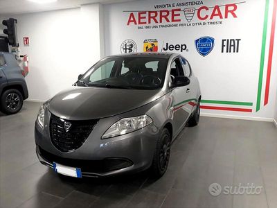Usata Lancia Ypsilon Gold 69 CV (50 kW) 2014 Grigio Utilitaria
