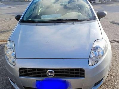 Usata Fiat Grande Punto 65 CV (47 kW) 2006 Argento Utilitaria