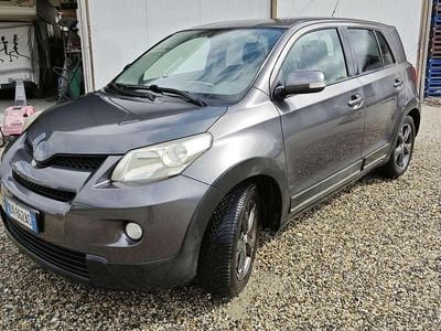 Usata Toyota Urban Cruiser Sol 101 CV (74 kW) 2009 Argento SUV