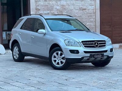Usata Mercedes ML320 190 CV (139 kW) 2006 Grigio SUV