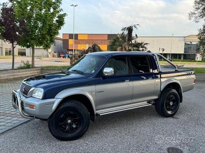 usata Mitsubishi L200 2.5 TDI 4x4 R/D LOOK Automatico