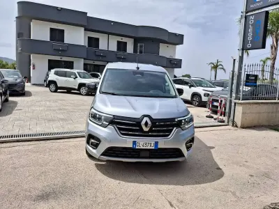 Usata Renault Kangoo Equilibre 95 CV (69 kW) 2022 Grigio Monovolume
