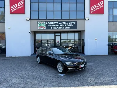Usata BMW 318 Luxury Line 143 CV (105 kW) 2013 Nero Station wagon