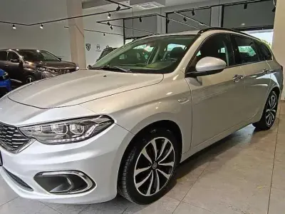 Usata Fiat Tipo Easy 120 CV (88 kW) 2018 Argento Station wagon