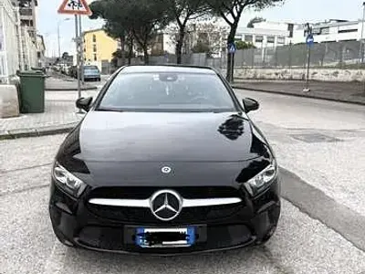 Usata Mercedes A160 Business 109 CV (80 kW) 2022 Nero Utilitaria