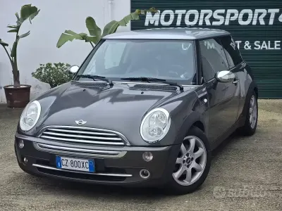 Usado Mini Cooper 116 HP (85 kW) 2006 Cinzento Citadino