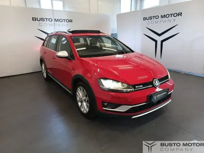 Usata VW Golf Alltrack Executive 184 CV (135 kW) 2016 Rosso / metallizzato Station wagon