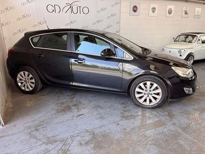 Usata Opel Astra Cosmo 110 CV (80 kW) 2012 Nero Berlina