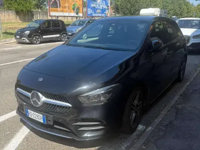 Usata Mercedes B180 116 CV (85 kW) 2021 Nero Utilitaria
