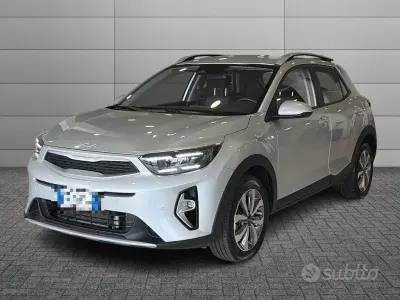 Usata Kia Stonic Urban 101 CV (74 kW) 2024 Grigio SUV