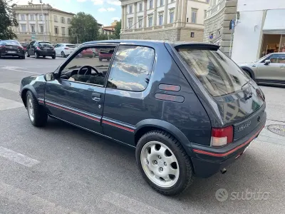 Usata Peugeot 205 GTi 128 CV (94 kW) 1990 Marrone Berlina
