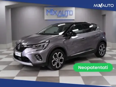 Usata Renault Captur Techno 94 CV (69 kW) 2022 Grigio SUV