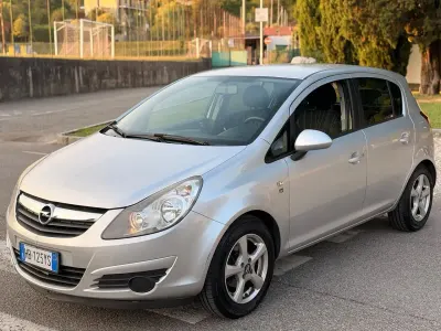 Usata Opel Corsa Enjoy 90 CV (66 kW) 2009 Grigio Utilitaria