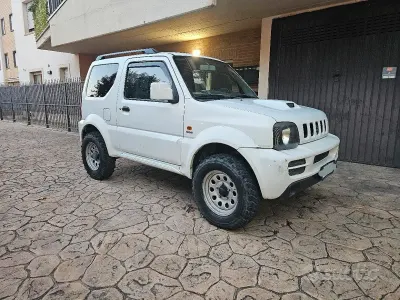Usata Suzuki Jimny 86 CV (63 kW) 2006 Bianco SUV