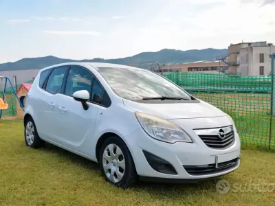 Usata Opel Meriva 95 CV (69 kW) 2012 Bianco Monovolume