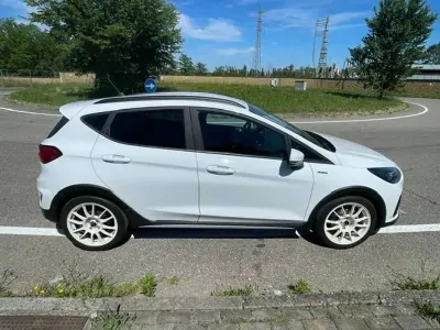 Usata Ford Fiesta Active 125 CV (91 kW) 2023 Bianco Utilitaria
