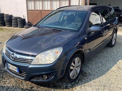 Begagnad Opel Astra 101 HK (74 kW) 2008 Blå Kombi