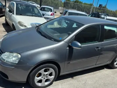 Usata VW Golf IV Comfortline 130 CV (95 kW) 2005 Argento Berlina