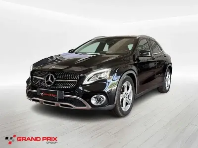 Usata Mercedes GLA200 136 CV (100 kW) 2019 Nero SUV